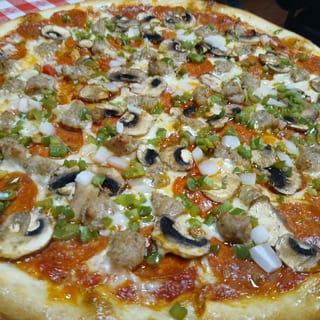LARGE PIZZA WINGS SPECIAL